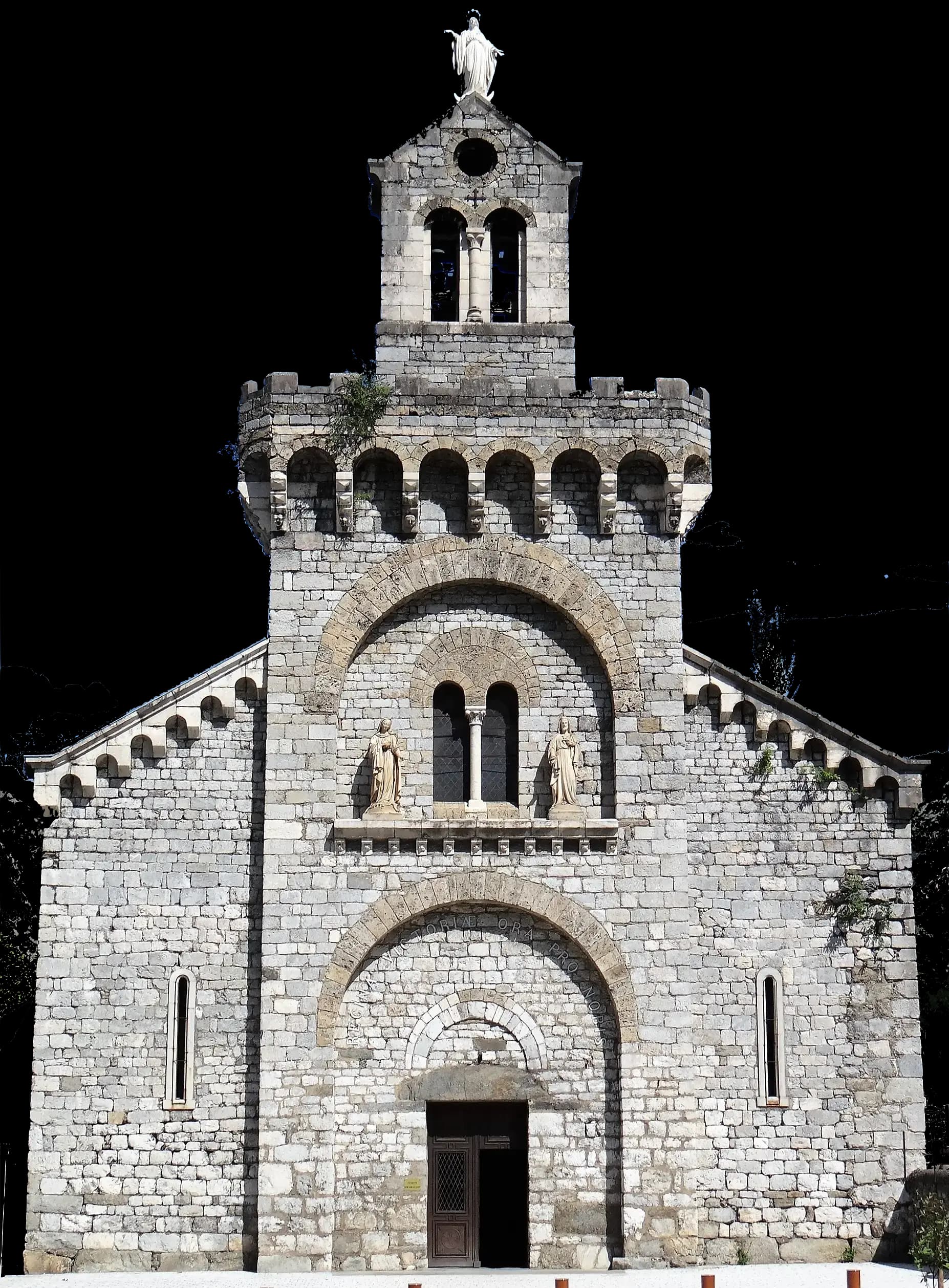 Façade de l'église Notre Dame de la Victoire